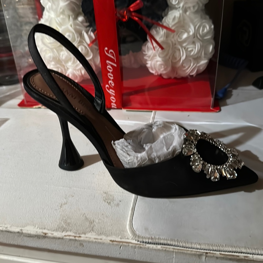 Black heel wear once like new
